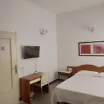 Πανσιόν Affittacamere La Spezia Inn 3*